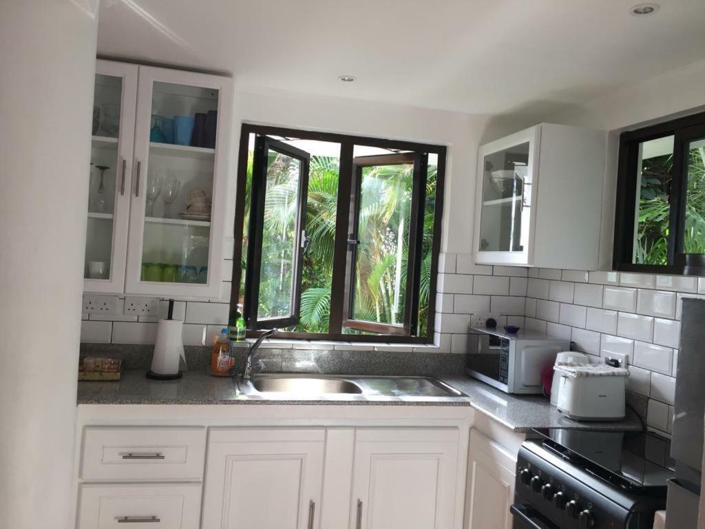 Casa Doro Villa Glacis  エクステリア 写真